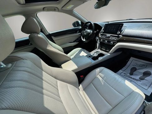 Used 2019 Honda Accord Touring image 15