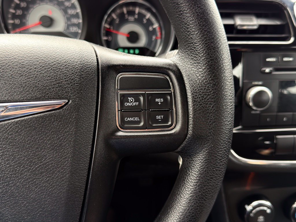 Used 2014 Chrysler 200 LX FWD image 6