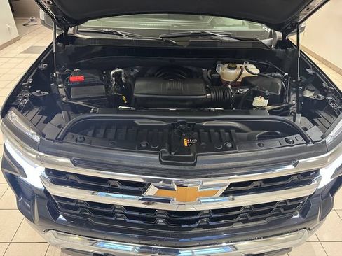 Used 2024 Chevrolet Silverado 1500 LT w/ Z71 Off-Road Package AWD/4WD image 22