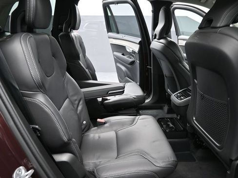 Used 2025 Volvo XC90 B5 Ultra AWD/4WD image 21