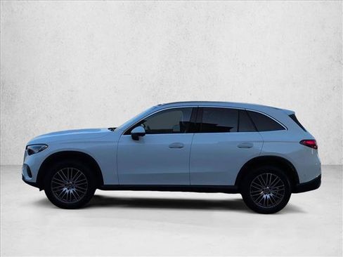 Used 2024 Mercedes-Benz GLC 300 4MATIC image 9