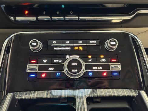 Used 2020 Lincoln Navigator Black Label AWD/4WD image 9