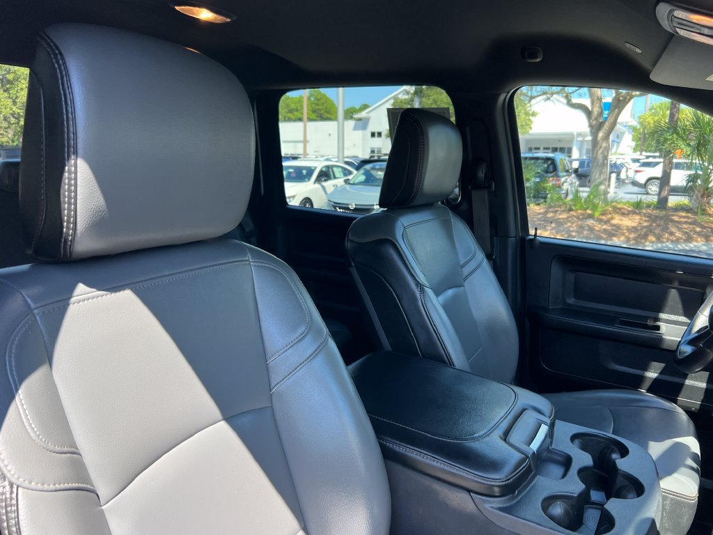 Used 2022 RAM 2500 Tradesman w/ Chrome Appearance Group AWD/4WD image 19