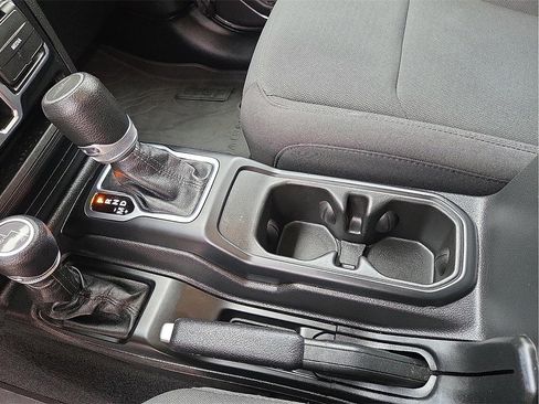 Used 2023 Jeep Gladiator Willys image 20