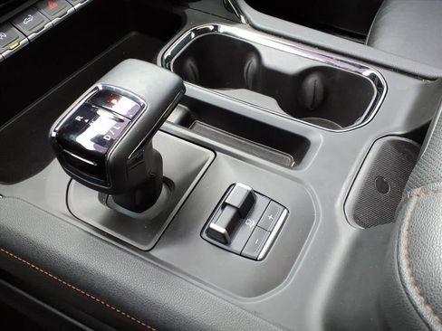 Used 2024 GMC Sierra 1500 AT4 w/ Technology Package image 21