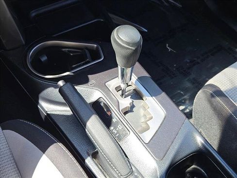 Used 2017 Toyota RAV4 XLE AWD/4WD image 14