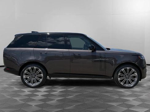 Used 2025 Land Rover Range Rover SE AWD/4WD image 6