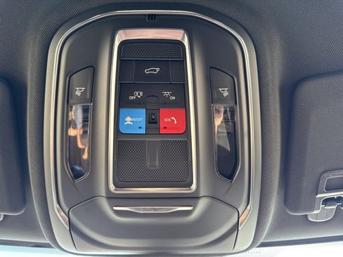 New 2025 Jeep Grand Cherokee Altitude image 19