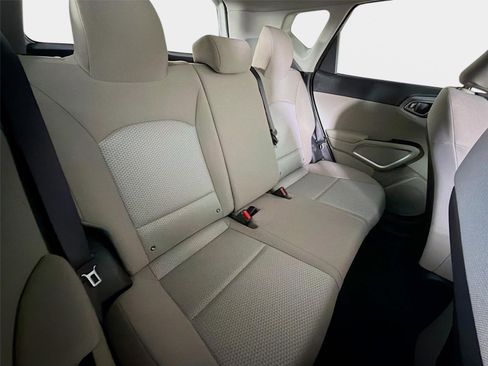 Certified 2025 Kia Soul LX w/ LX Technology Package FWD image 23