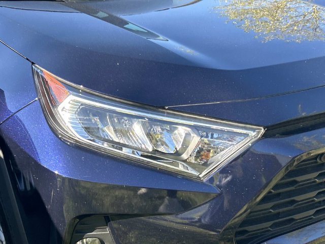 Used 2021 Toyota RAV4 XLE w/ XLE Grade Weather Package AWD/4WD image 4