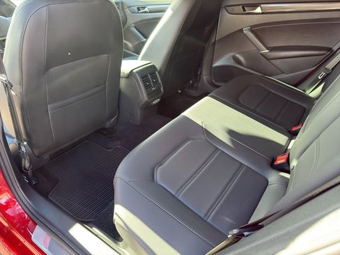 Used 2020 Volkswagen Passat 2.0T R-Line image 24