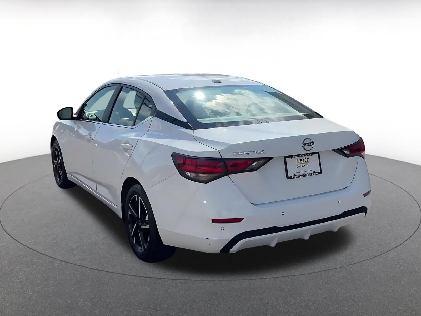 Used 2025 Nissan Sentra SV FWD image 10