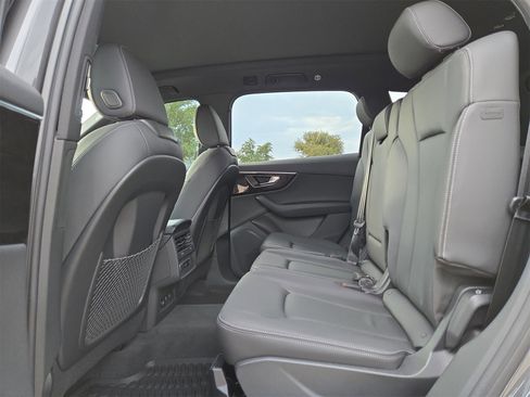 Certified 2025 Audi Q7 3.0T Premium image 13