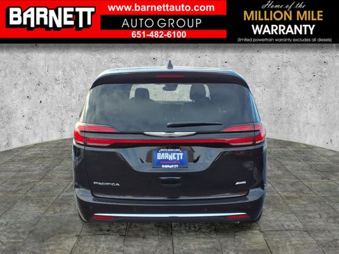 New 2026 Chrysler Pacifica Select image 4