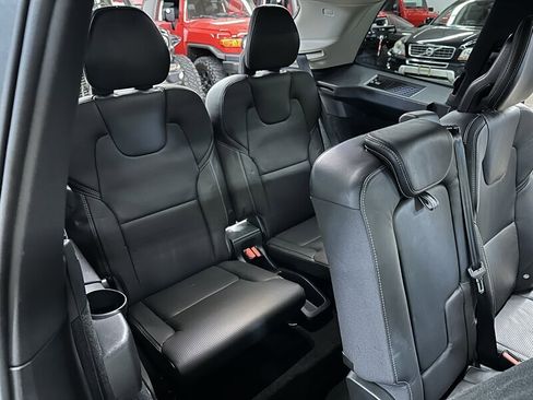 Used 2016 Volvo XC90 T8 Inscription w/ Vision Package image 13