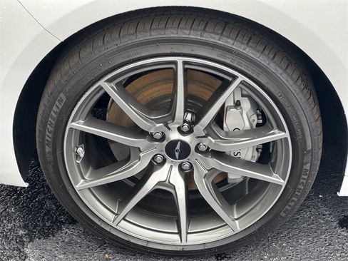 Used 2025 Genesis G70 2.5T image 11