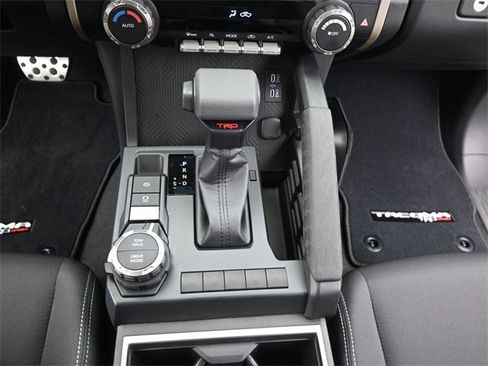Used 2025 Toyota Tacoma TRD Sport image 7