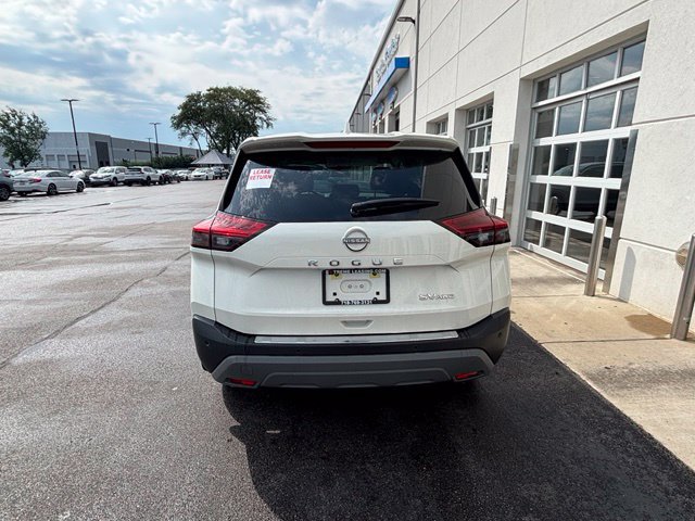 Used 2023 Nissan Rogue SV AWD/4WD image 4