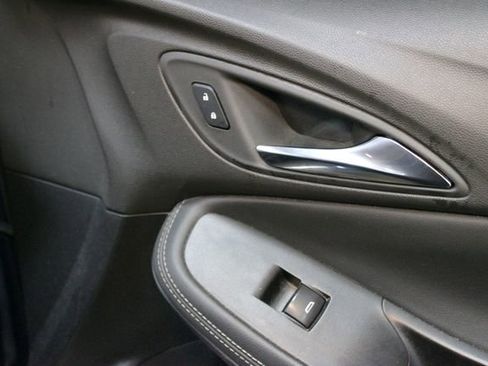Used 2023 Buick Encore GX Preferred w/ Cold Weather Comfort Package FWD image 9