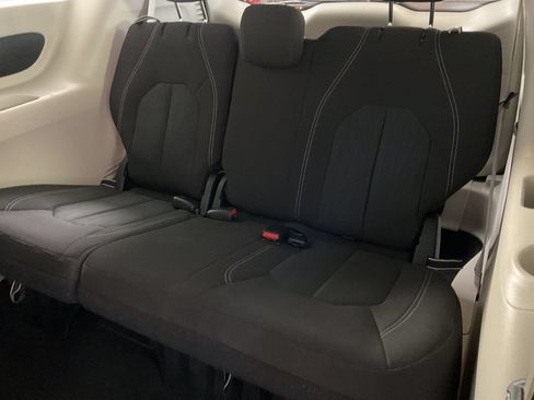 Used 2023 Chrysler Voyager LX FWD image 19
