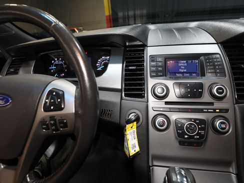 Used 2013 Ford Taurus SEL FWD image 50