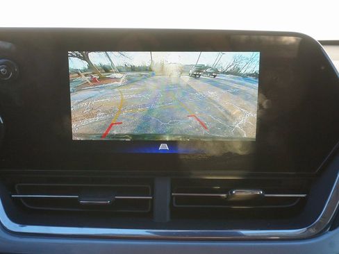 Certified 2024 Chevrolet Trax LT image 18