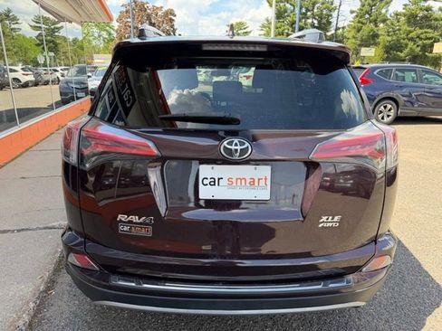 Used 2018 Toyota RAV4 XLE AWD/4WD image 6