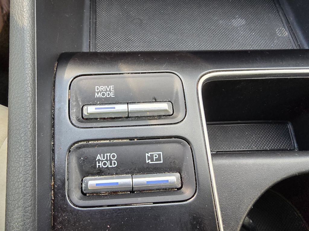 Used 2025 Hyundai Sonata SEL FWD image 31