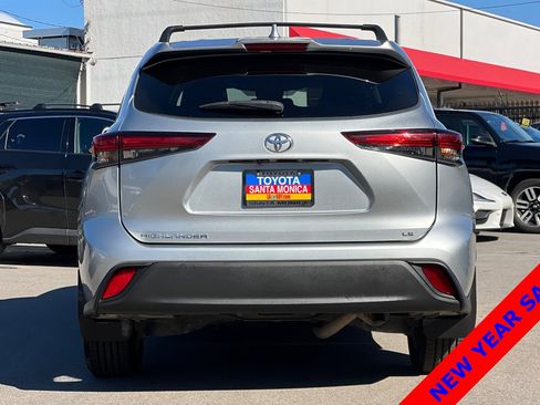 Used 2021 Toyota Highlander LE image 5