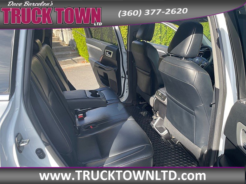 Used 2018 Toyota Highlander XLE AWD/4WD image 15