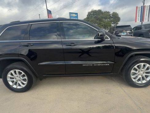 Used 2021 Jeep Grand Cherokee Laredo RWD image 9