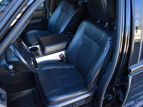 Used 2017 Ford Expedition EL XLT w/ Equipment Group 202A image 22