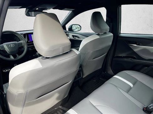 Certified 2025 Toyota Camry SE image 17