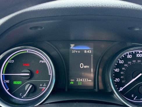 Used 2019 Toyota Camry LE image 22