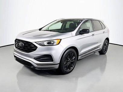 Used 2022 Ford Edge SE w/ Black Appearance Package