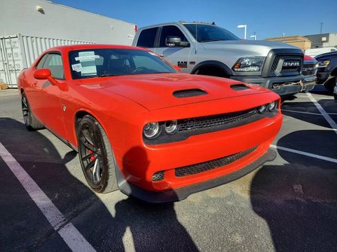 Used 2023 Dodge Challenger SRT Hellcat w/ Driver Convenience Group RWD image 3