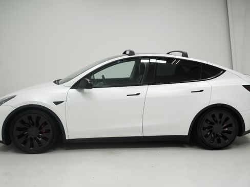 Used 2022 Tesla Model Y Performance AWD/4WD image 7