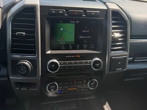 Used 2018 Ford Expedition XLT w/ Equipment Group 202A AWD/4WD image 23