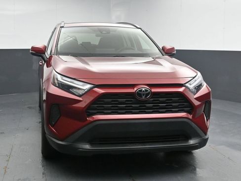 Used 2023 Toyota RAV4 XLE w/ Convenience Package FWD image 3