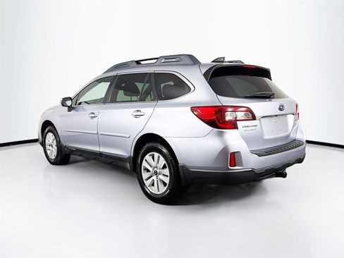 Used 2017 Subaru Outback 2.5i Premium image 5