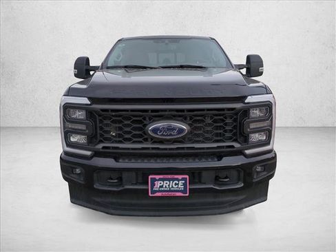 Used 2023 Ford F250 XLT w/ XLT Premium Package image 2