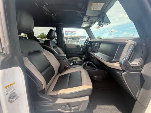 Used 2024 Ford Bronco Wildtrak AWD/4WD image 24