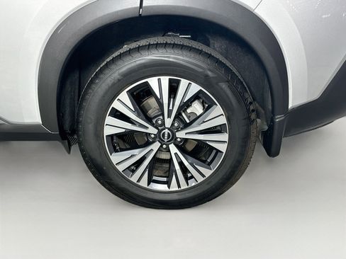 Used 2023 Nissan Rogue SV w/ SV Premium B Package FWD image 11