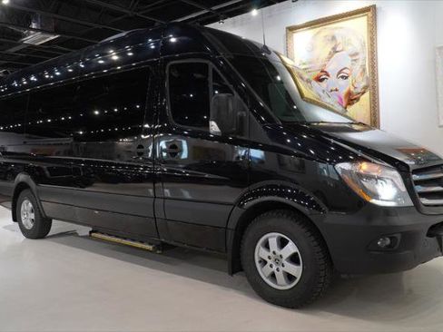 Used 2018 Mercedes-Benz Sprinter 2500 image 1