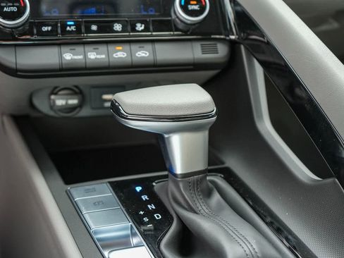 New 2025 Hyundai Elantra Blue image 24