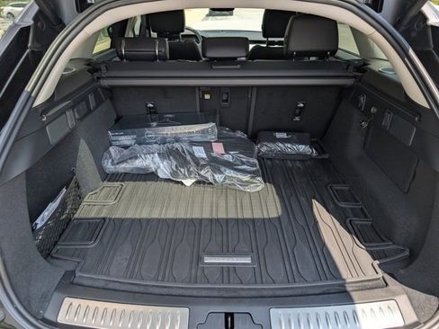 Certified 2025 Land Rover Range Rover Velar S image 28