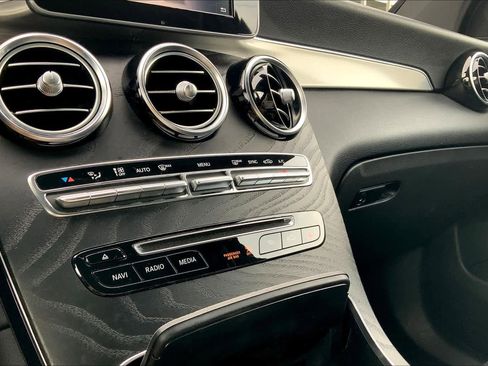 Used 2019 Mercedes-Benz GLC 300 4MATIC image 33