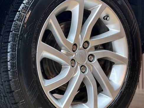 Used 2017 Land Rover Discovery Sport HSE AWD/4WD image 19