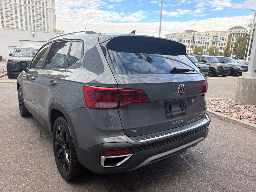 Used 2023 Volkswagen Taos SE w/ Panoramic Sunroof Package AWD/4WD image 8
