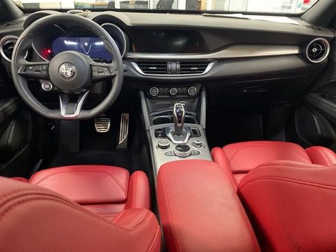 Used 2024 Alfa Romeo Stelvio Ti w/ Performance Driving Package image 5